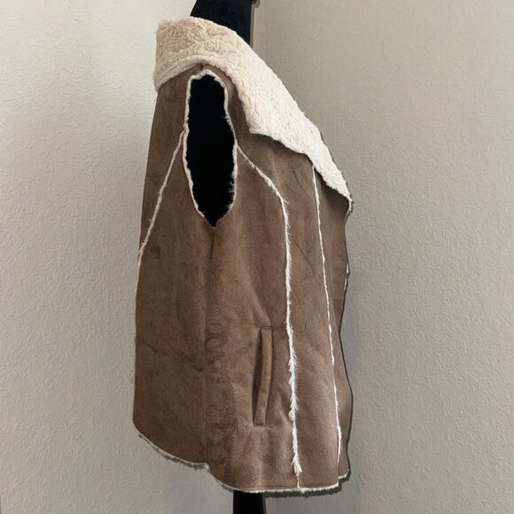 YMI Faux Fur Vest Women's 1X Plus Brown Classic Shawl Collar Pockets Open Front - Picture 2 of 7